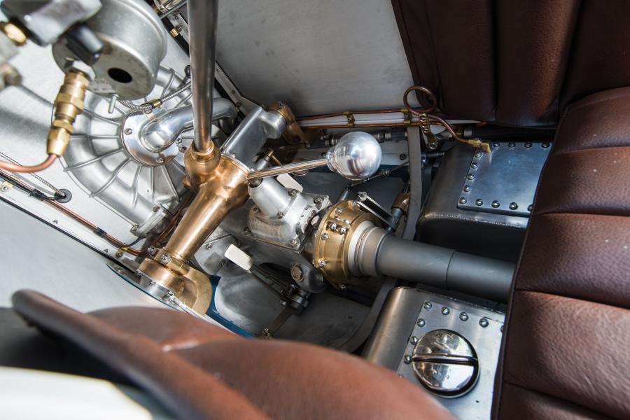 Моторный отсек Miller Locomobile Junior 8 Special 1926 года  (фото 10 из 27)